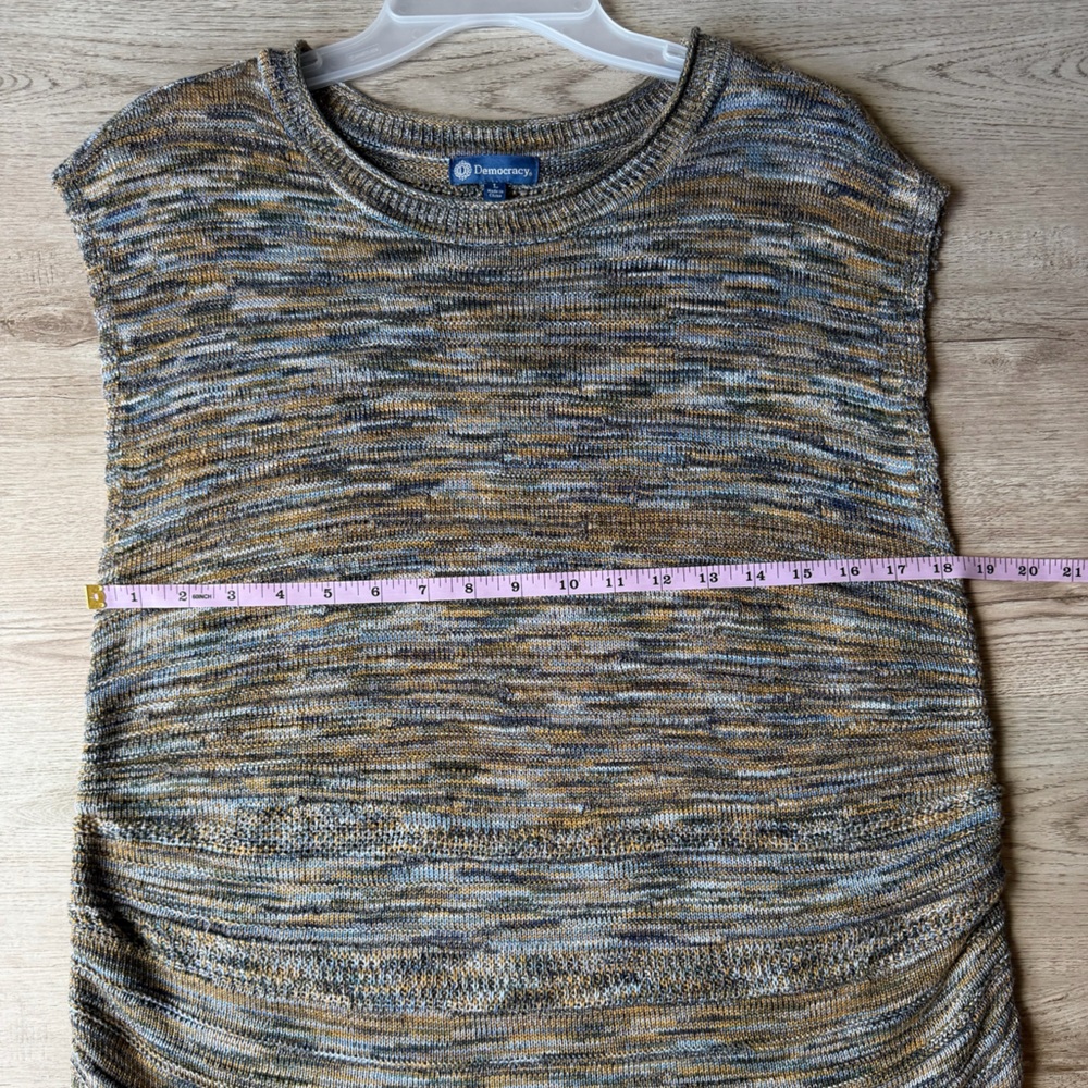 Democracy Sleeveless Knit Top Size Large Multicolor Ruched Sides NWT - Picture 15 of 16